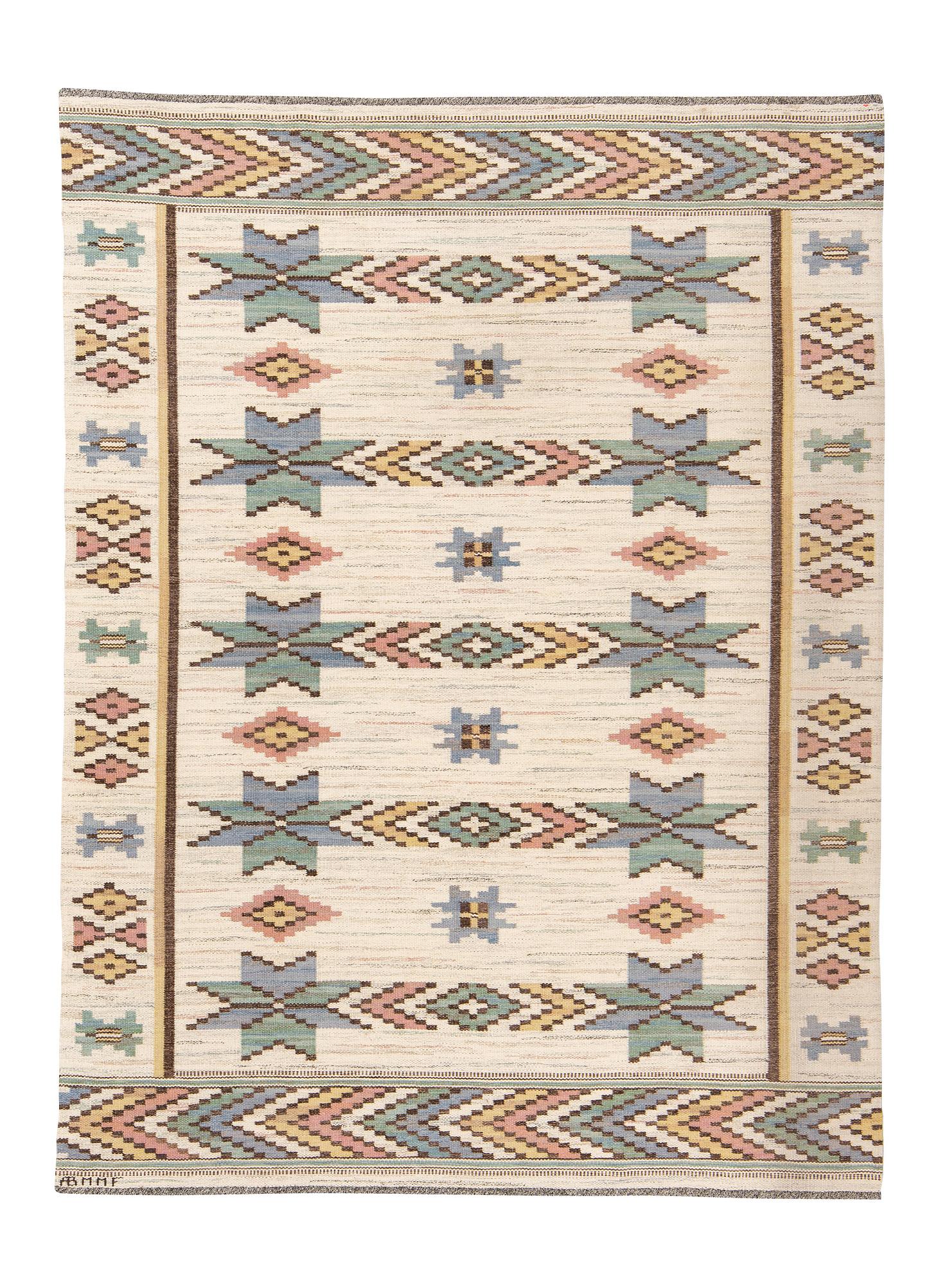 Märta Måås-Fjetterström, matta, "Vit botten", rölakan, ca 296,5 x 220,5-222,5 cm, signerad AB MMF.