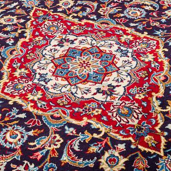 A CARPET, Kashan, ca 335 x 230 cm.