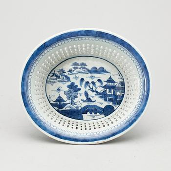 GALLERSKÅL, porslin, Kina, jiaqing, 1800-tal.