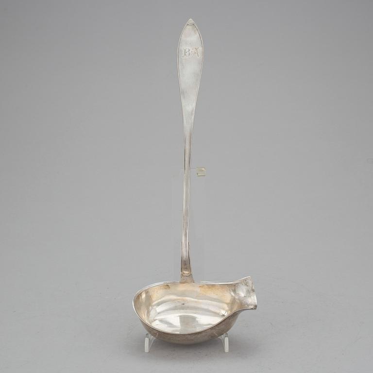 SOPPSLEV, silver, CG Hallberg, Stockholm 1927. Vikt ca 187 gram.