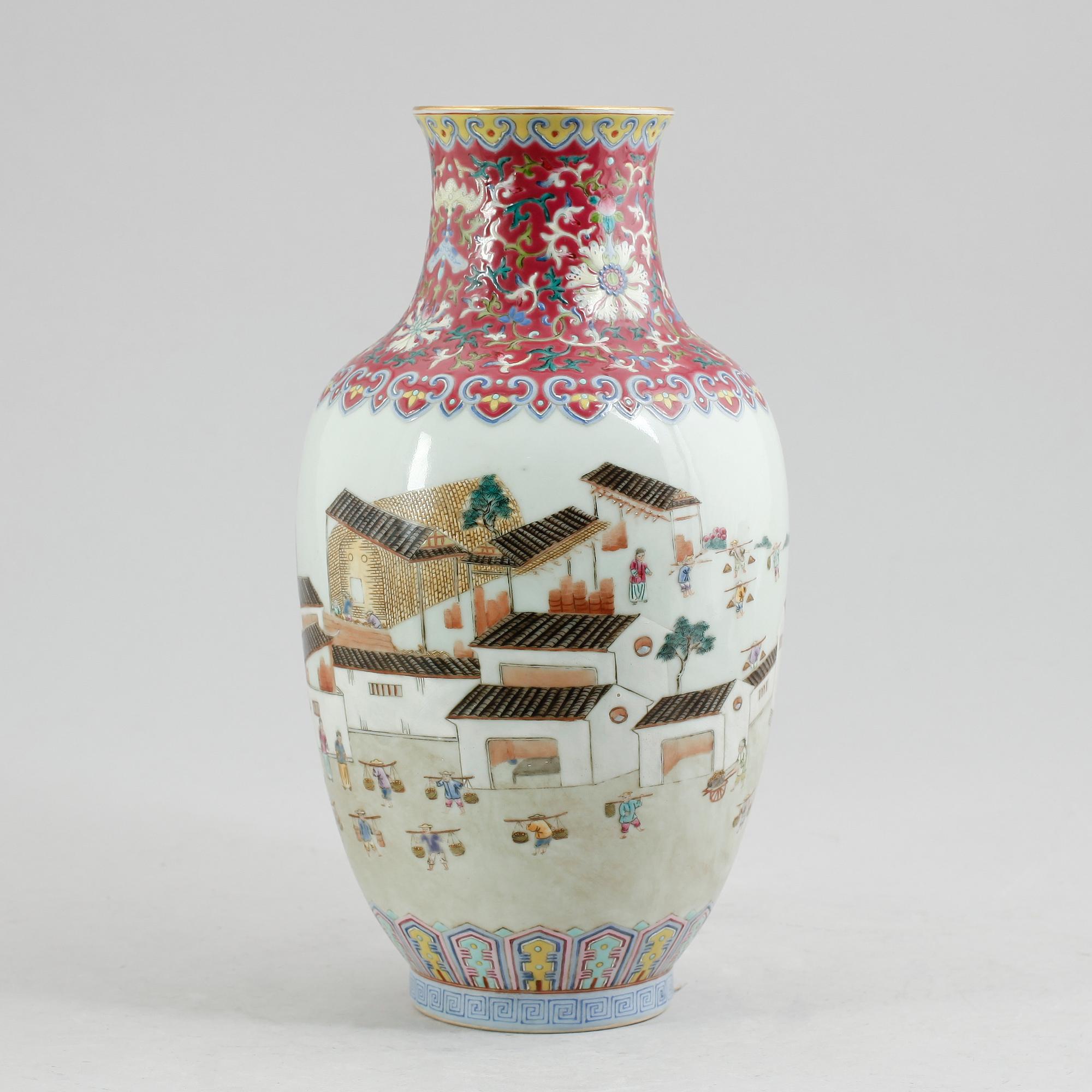 VAS, porslin, Kina, 1900-tal.