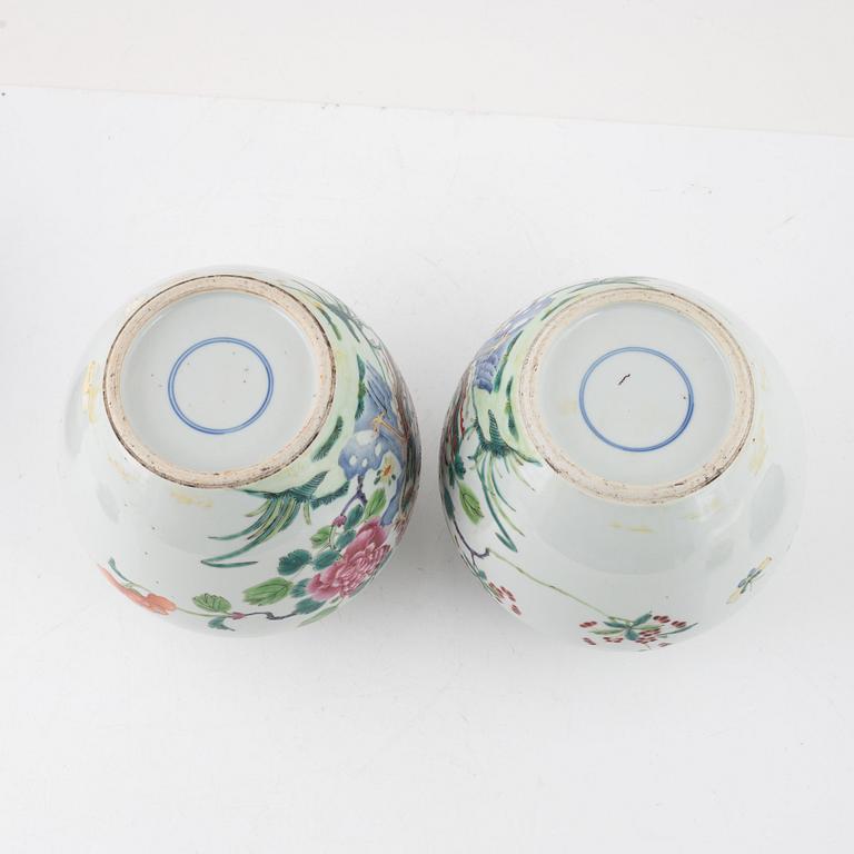 A pair of Chinese famille rose jars, Qing dynasty,  19th century.