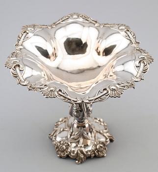 SKÅL PÅ FOT, silver, Frans Holm, Vadstena 1879. Vikt ca 542 gram.