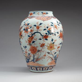 URNA, porslin. Qing dynastin, Kangxi (1662-1722).