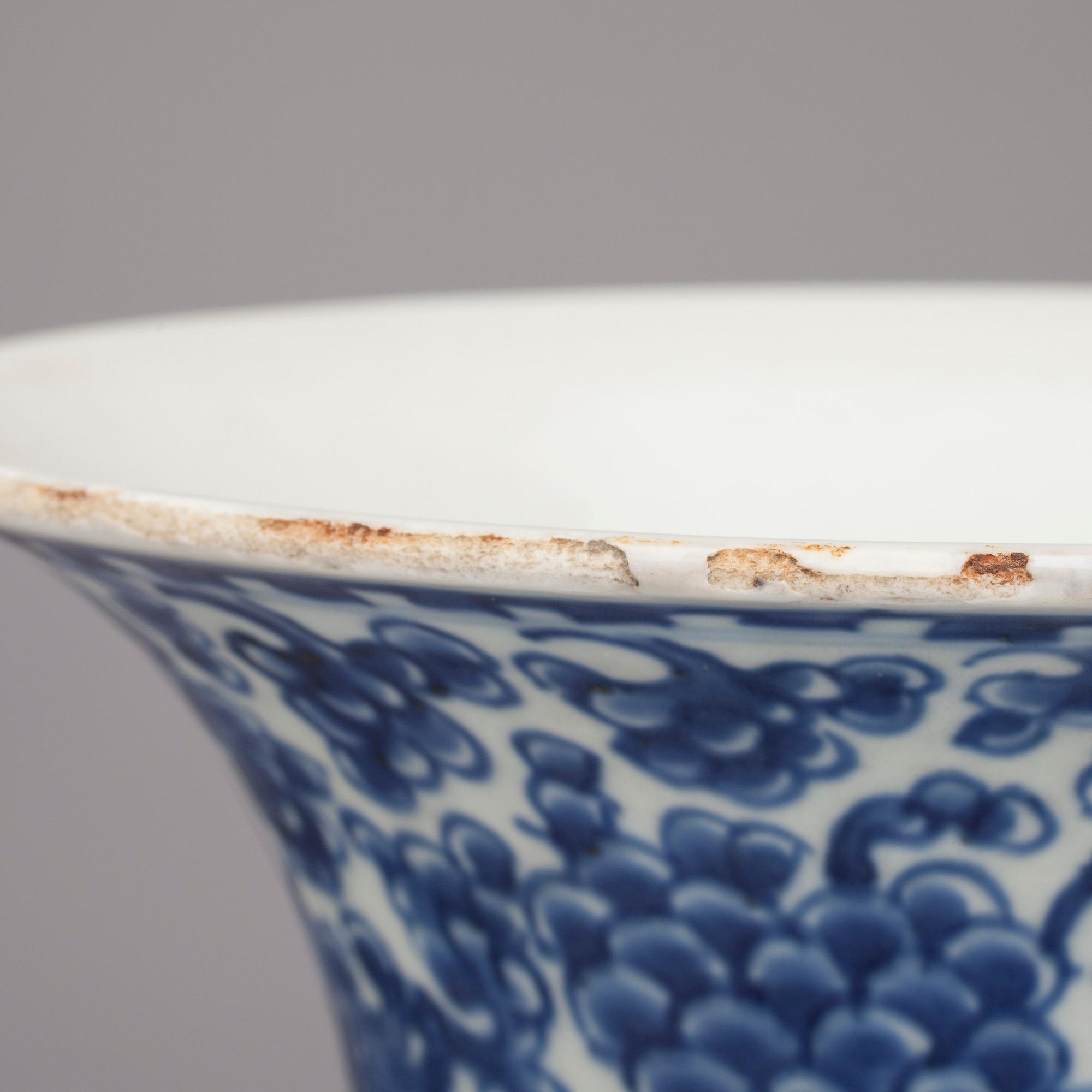 VAS, porslin, Kina, Kangxi-stil, 1800-tal.
