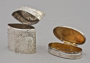 DOSOR, 2 st, silver, bl a Johan Mauritz Corth, Nyköping, 1837?, 1800/1900-tal. Vikt 120g.