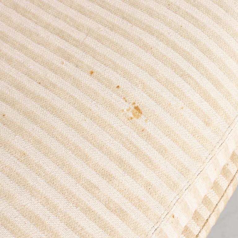 Fåtölj med fotpall, 1900-talets andra hälft, Danmark.