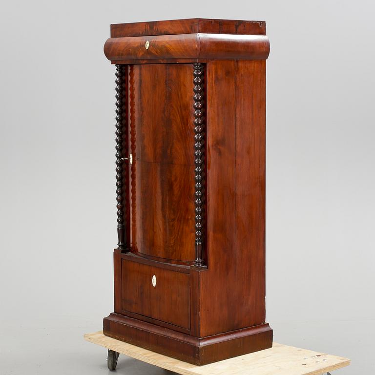 SKÅP, nyrenässans, 1800-tal.