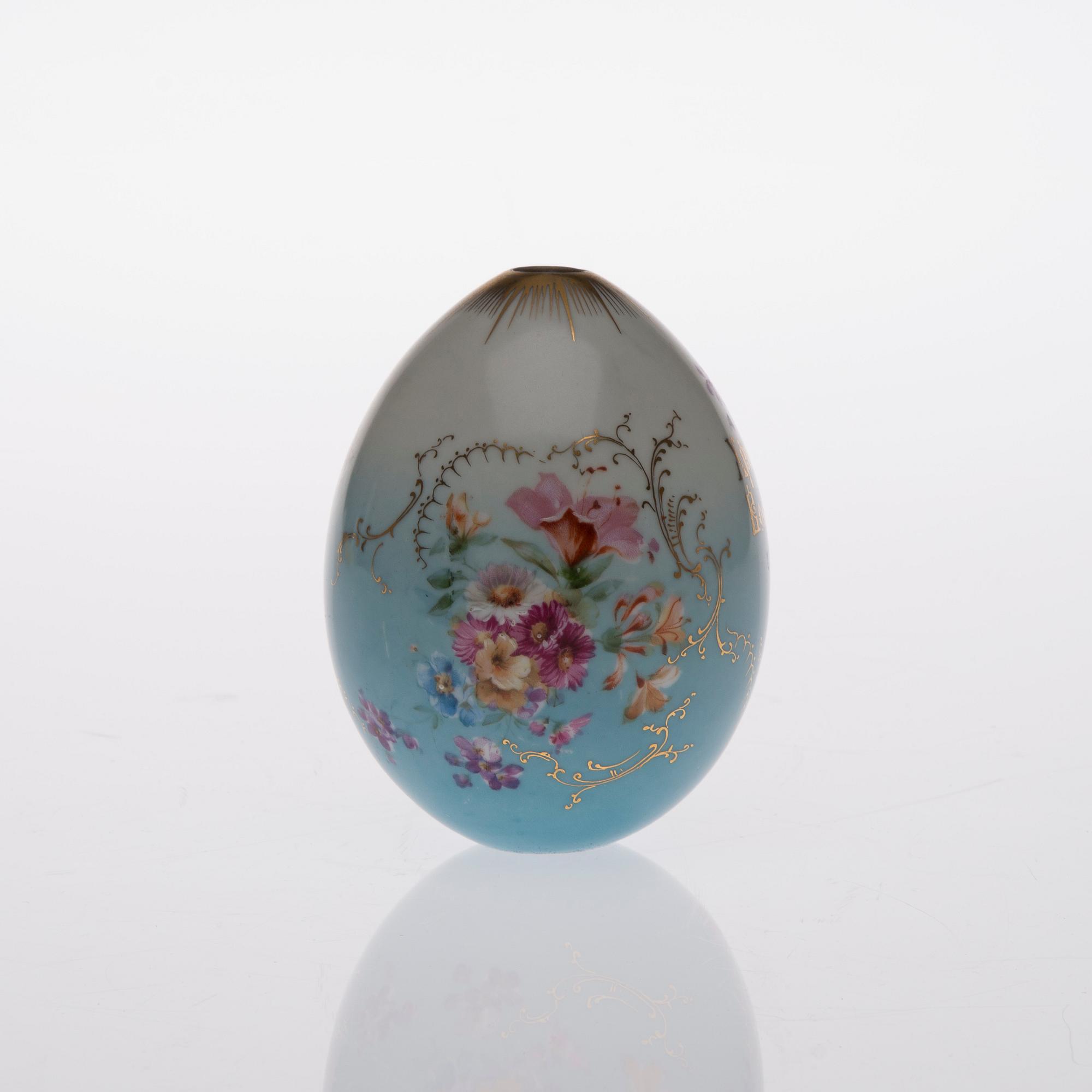 DEKORATIONSÄGG, porslin, Ryssland 1800-talets senare hälft.