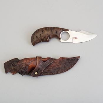 A contemporary knife by Andrzej Rybak.