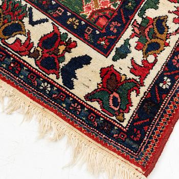 A rug, semi-antique Bakthiari, ca 210 x 148 cm.