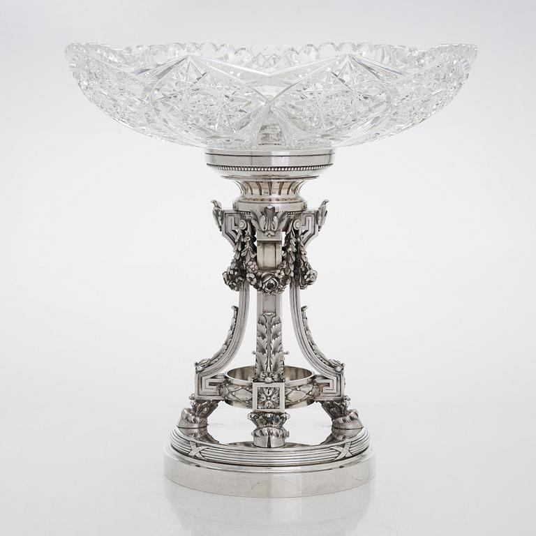 K. Fabergé, uppsatsskål, silver och slipat glas. Hovleverantörsmärke och ristat inventarienummer 21405. Moskva 1908-17.
