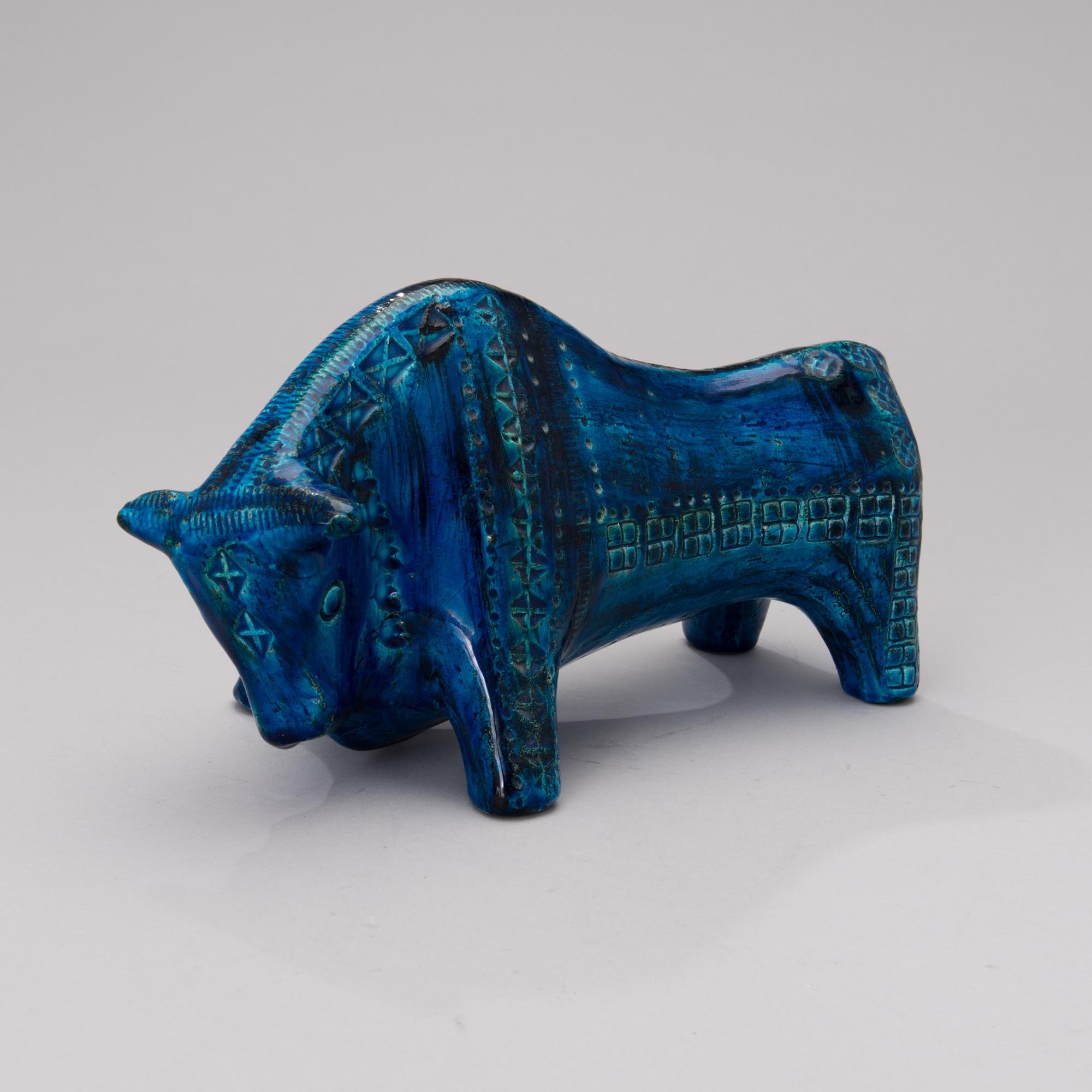 A ceramic bull from the Rimini blu-series by Bitossi, Italy 1960s.