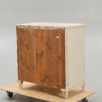 Chest of drawers, Gustavian style, around 1900.