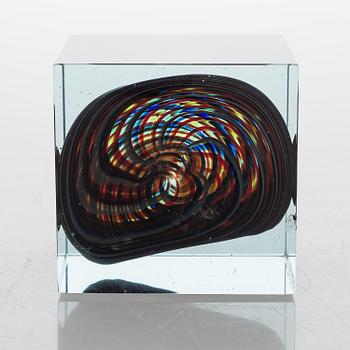 OIVA TOIKKA, A special glass cube, signed Oiva Toikka Nuutajärvi Notsjö -05.