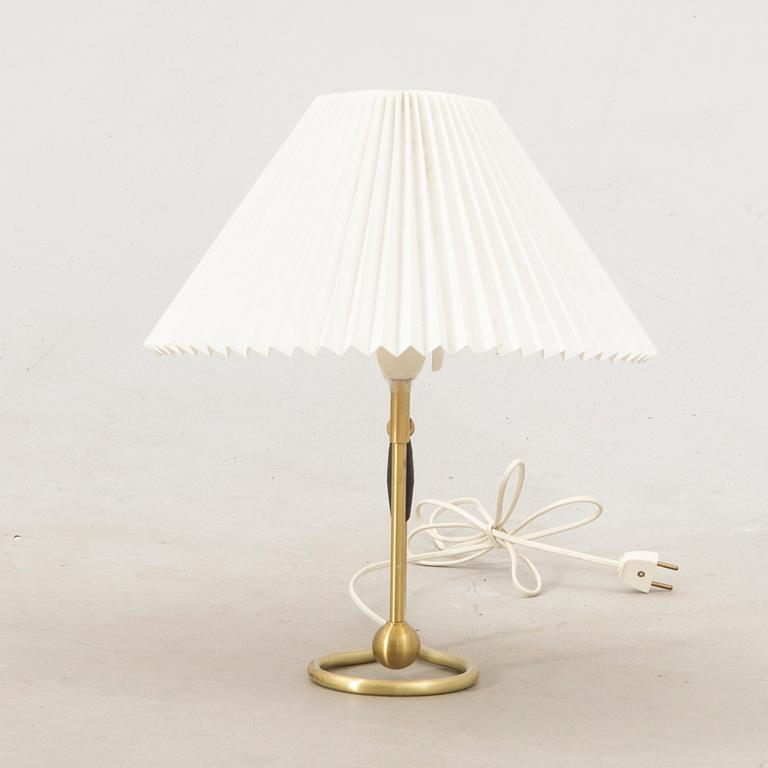Kaare Klint, bords/vägglampa modellnr 306 Danmark 1900-talets mitt/andra hälft.