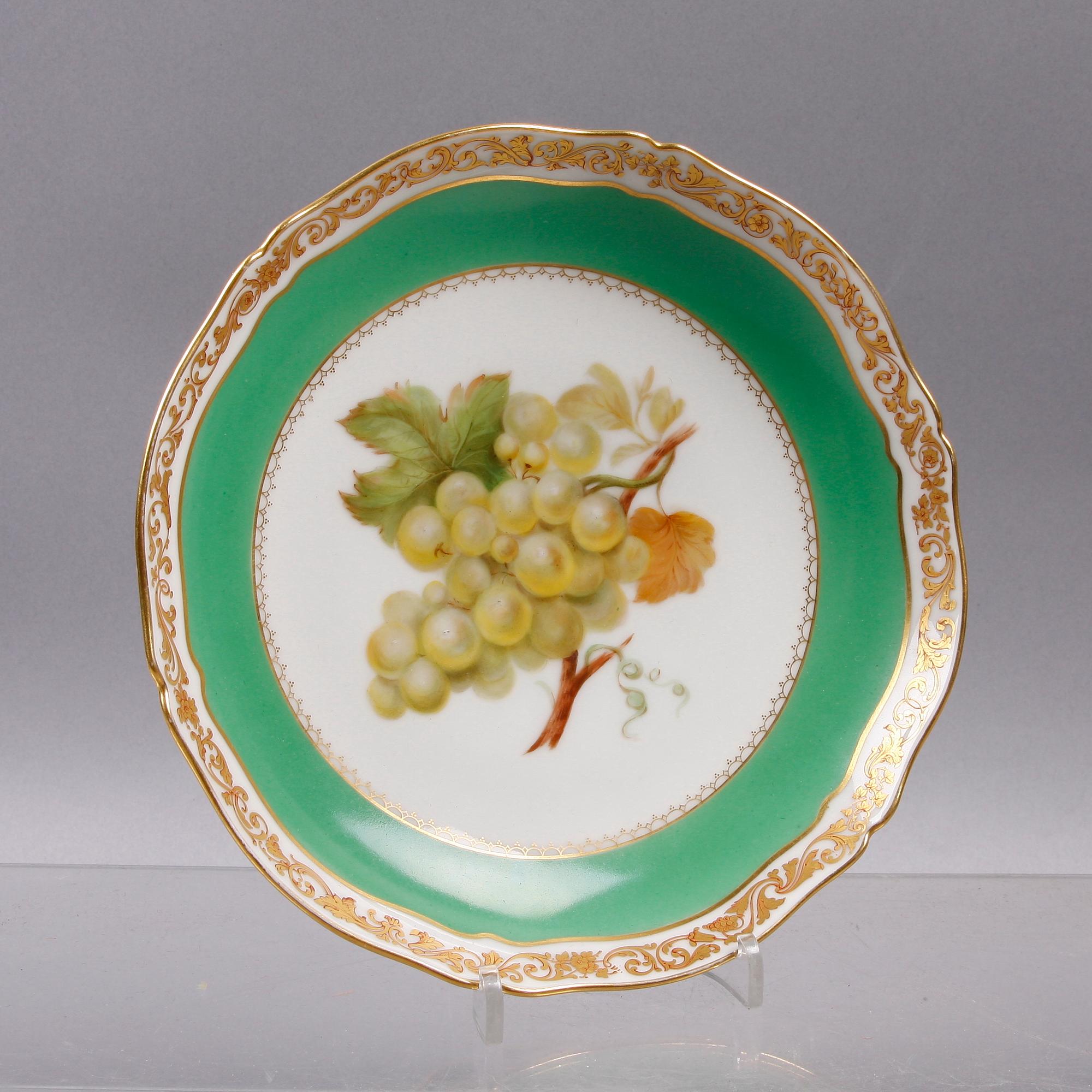 FAT PÅ FOT, porslin, Paris. 1800/1900-tal.