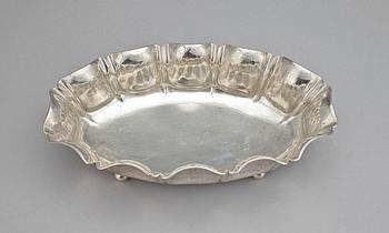 SKÅL, underhaltigt silver, 1900-tal. Vikt ca 370 gram.