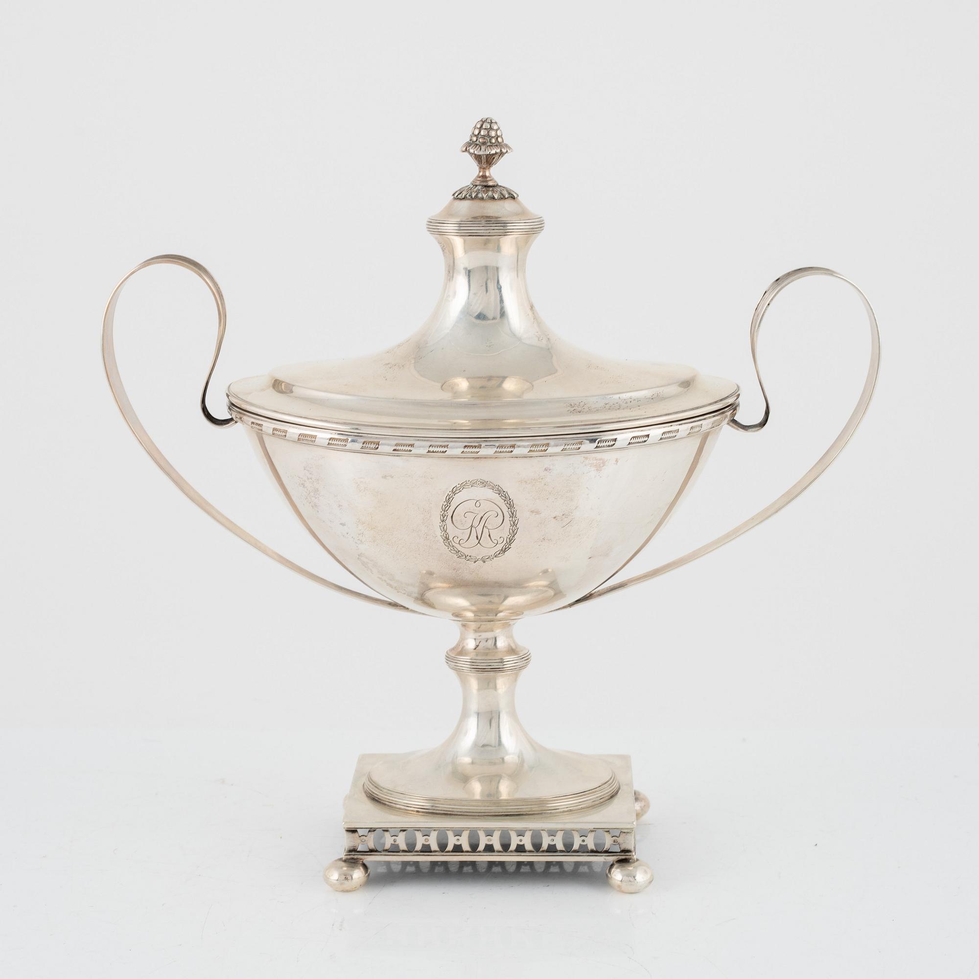 A Swedish Silver Bowl, mark of CG Hallberg, Stockholm 1907.