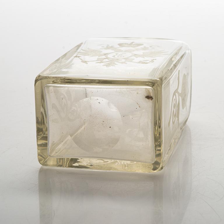 An Imperial glass carafe, early 20th century.