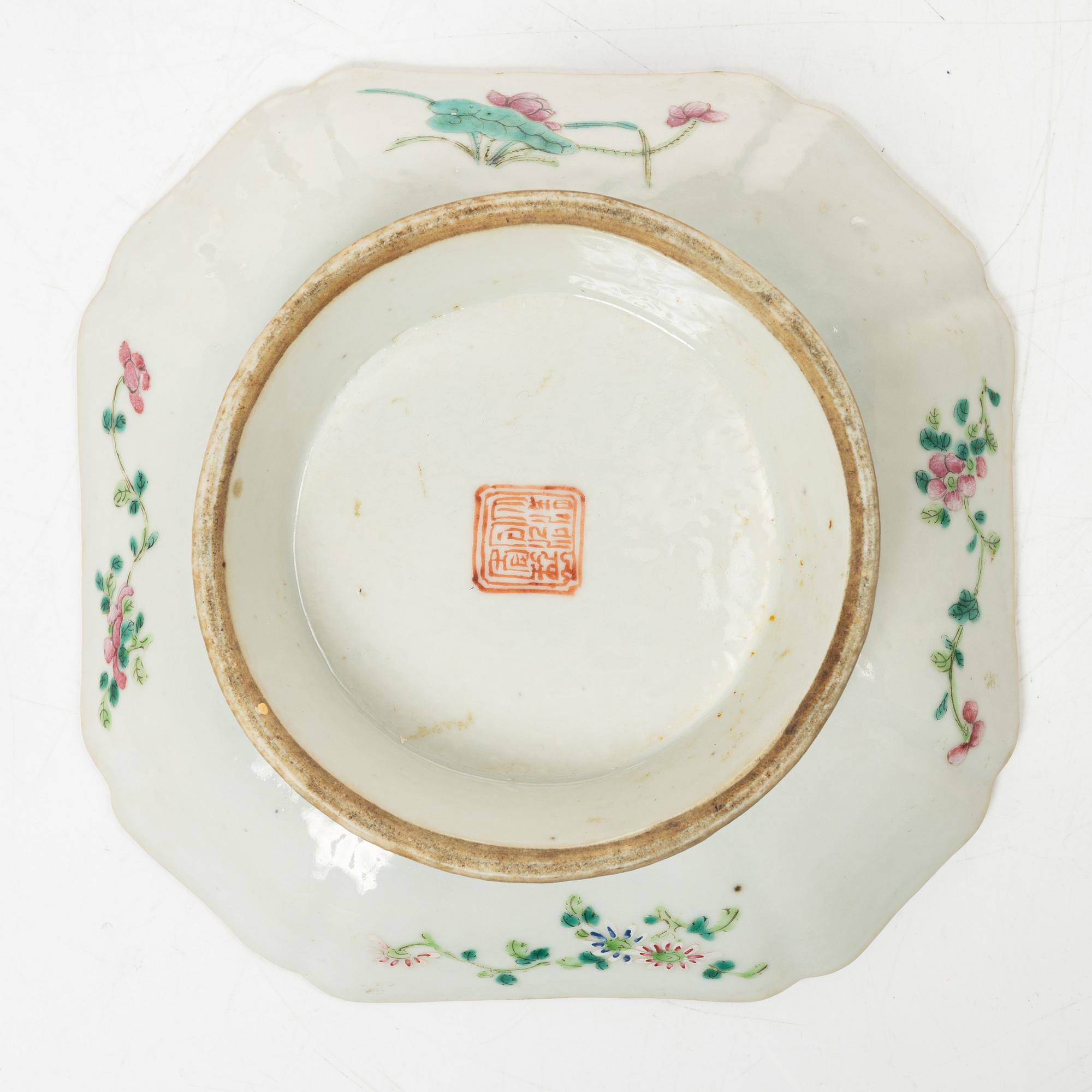 Fat samt vas, porslin. Qingdynastin, 1700/1800-tal.