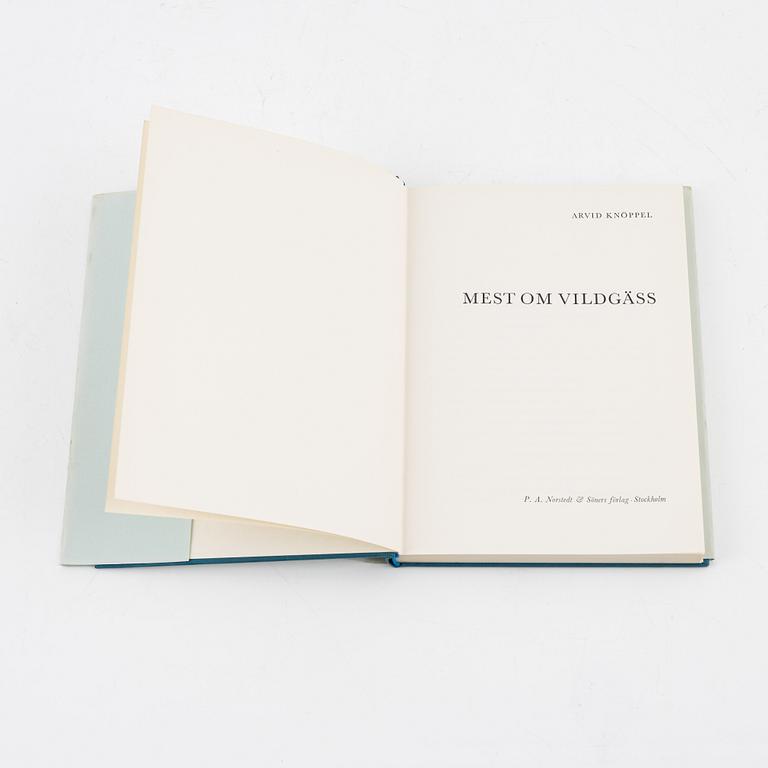 Böcker, tre volymer, av konstnären Arvid Knöppel.