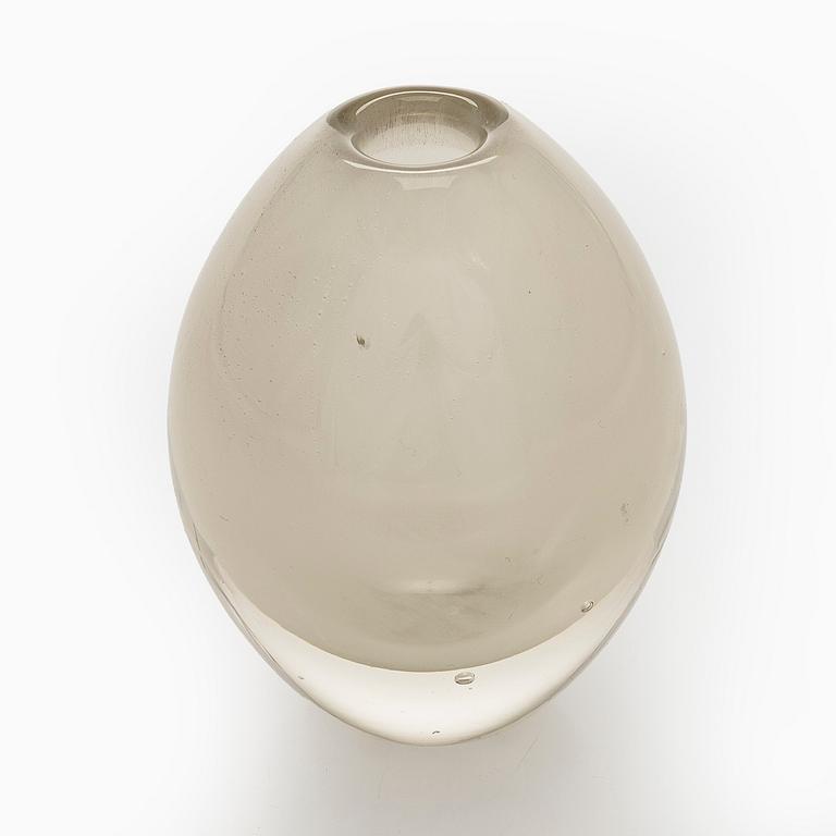 Gunnel Nyman, vas, modell "GN 58", signerad G. Nyman Nuutajärvi Notsjö -56. Formgiven 1948.