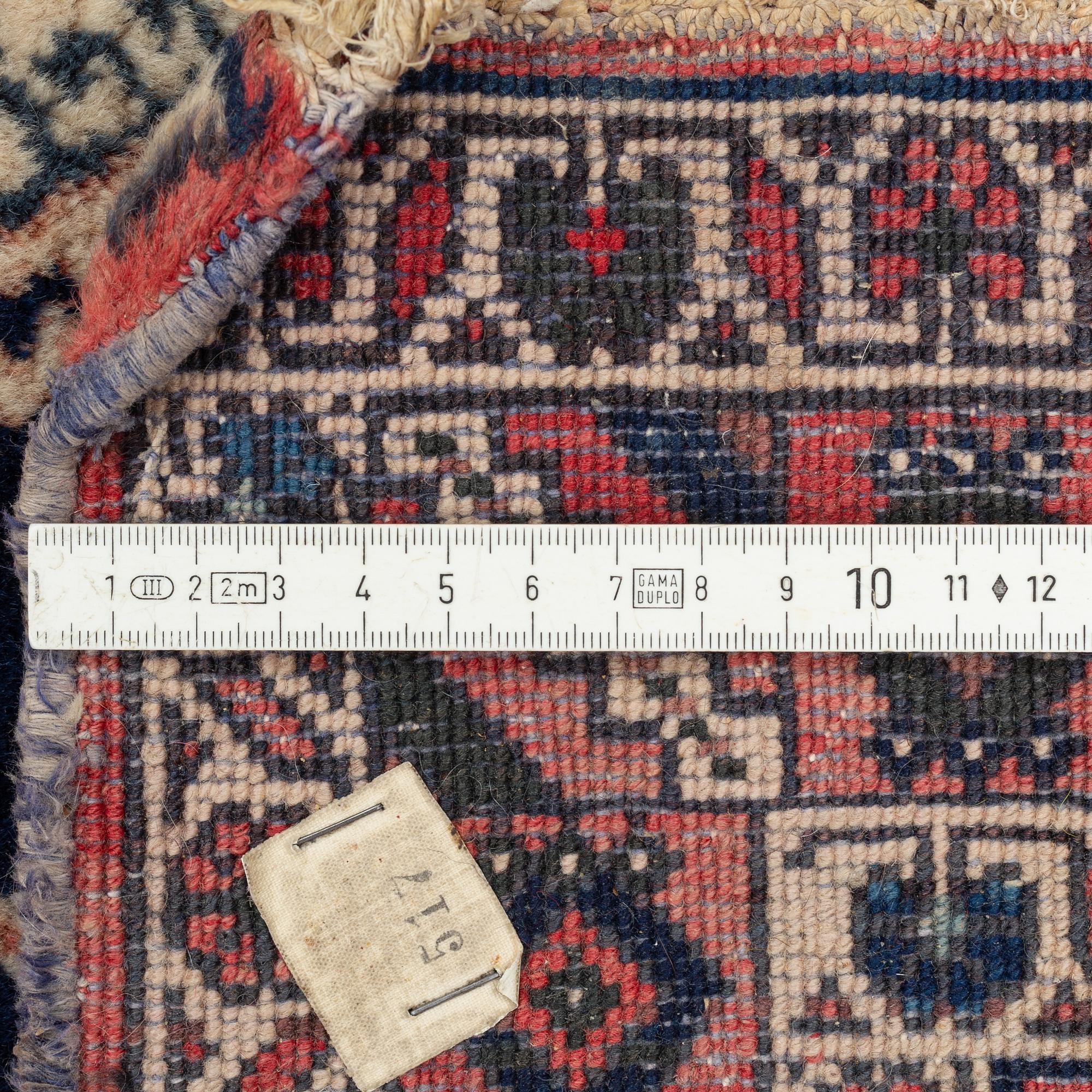 Matta, antik Afshari, ca 178 x 130 cm.