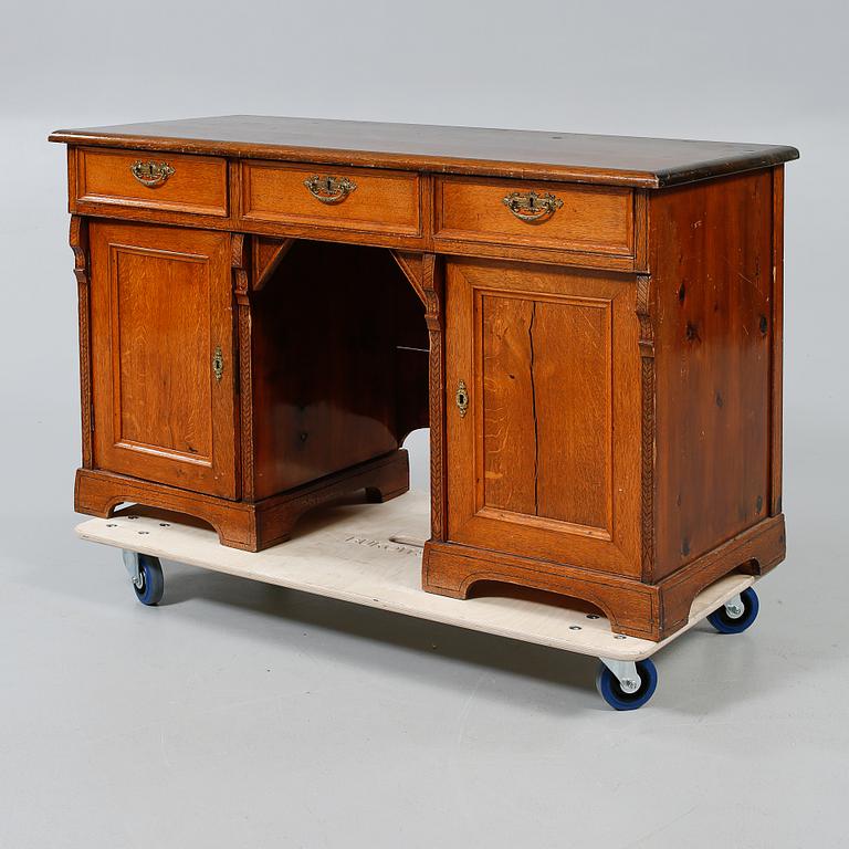 SKRIVBORD, 1900-talets början.