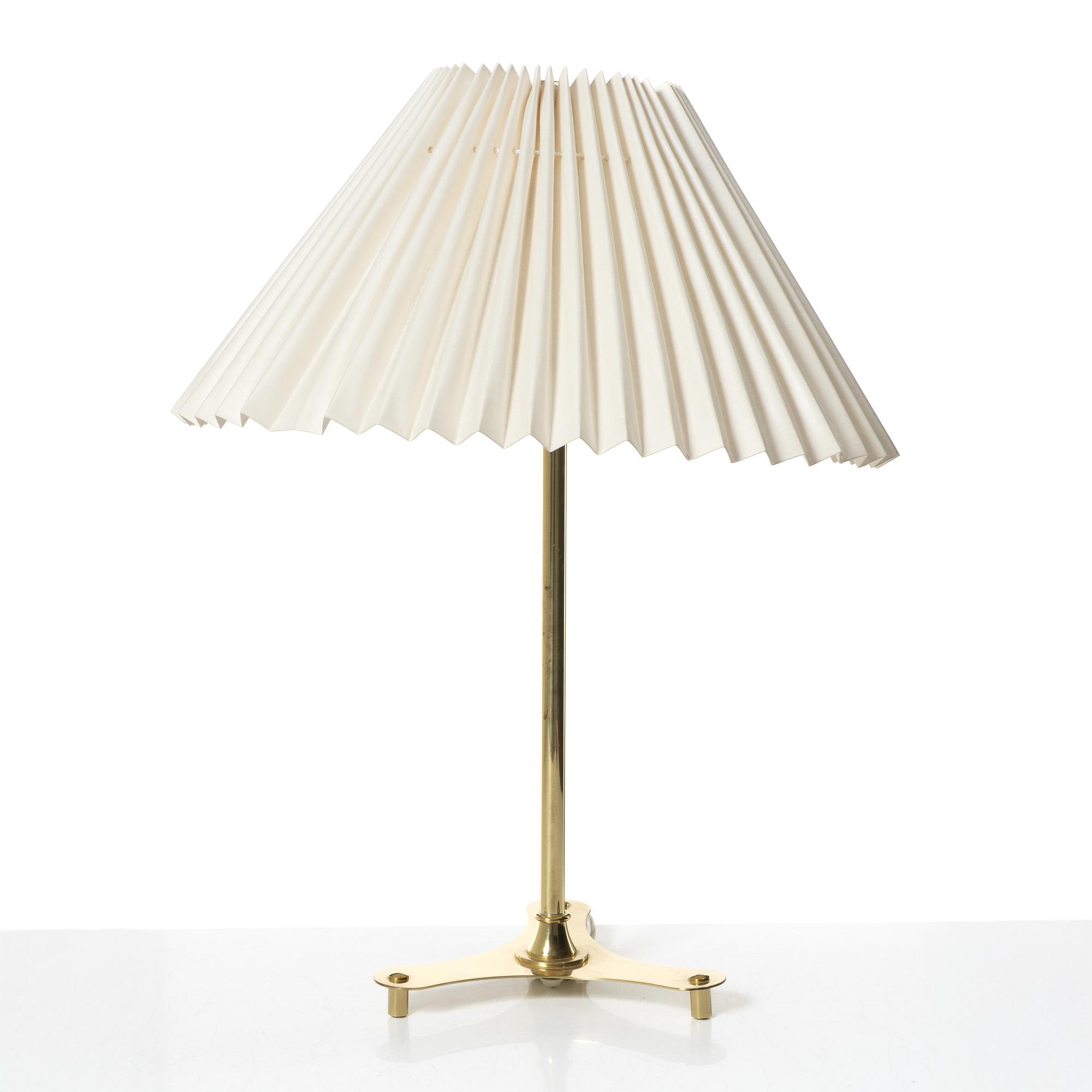 Josef Frank, bordslampa, modell 2467, Firma Svenskt Tenn.