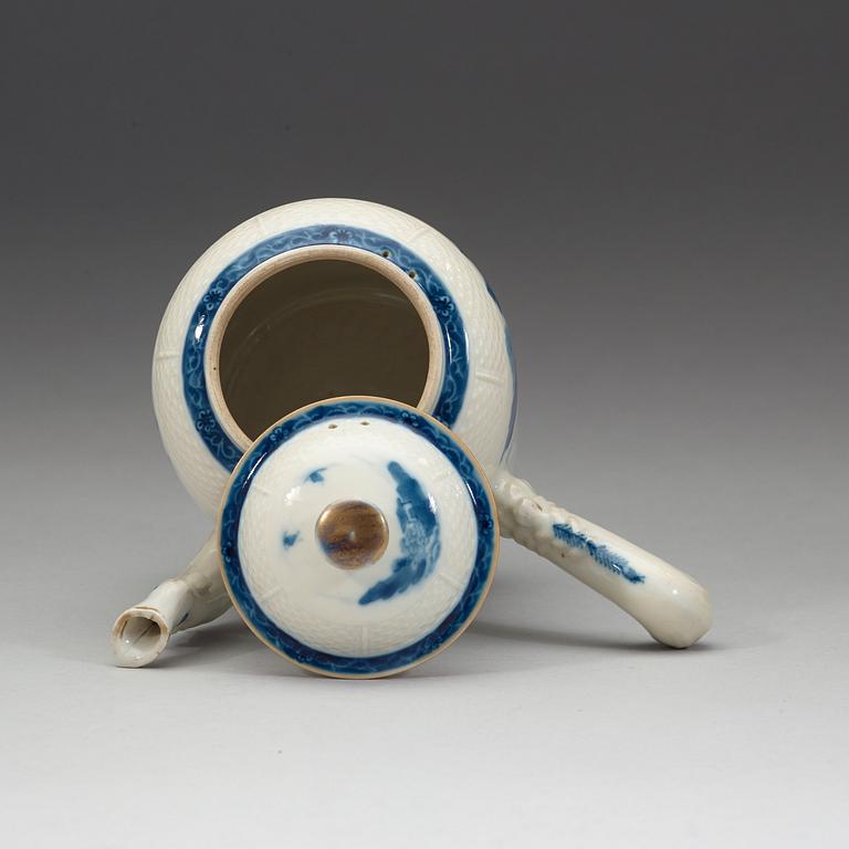 A blue and white chocolate pot with cover, Qing dynasty, Qianlong (1736-95).