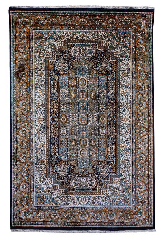 A carpet, Oriental Silk, ca 271 x 180 cm.
