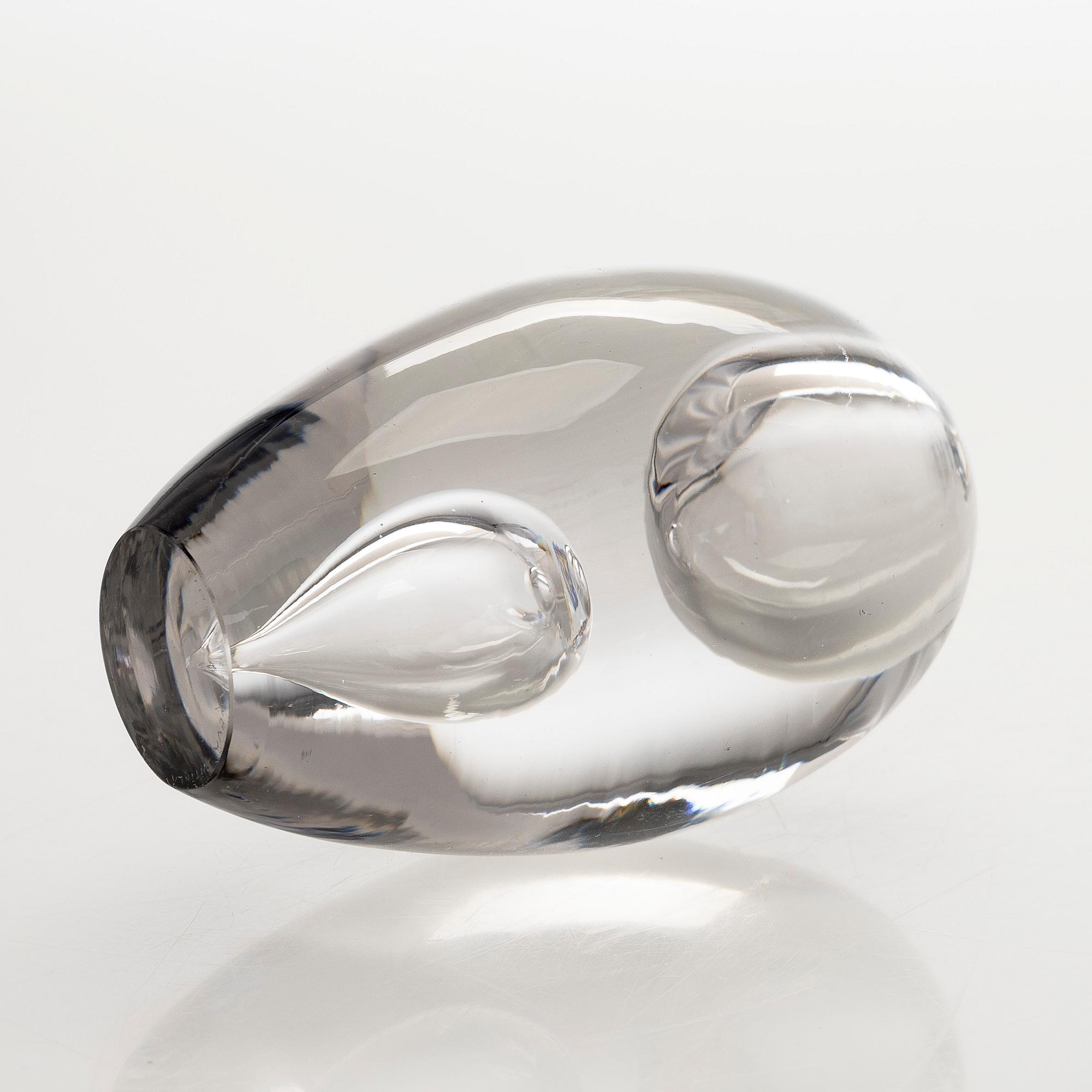 Timo Sarpaneva, a 'Teardrop' glass sculpture, model 3575, signed Timo Sarpaneva Iittala.