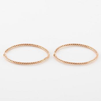 Ett par örhängen 18K roséguld med runda briljantslipade diamanter.