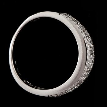 RING, 14k vitguld med briljantslipade diamanter tot ca1,00ct. 2000-tal. Vikt 4g.