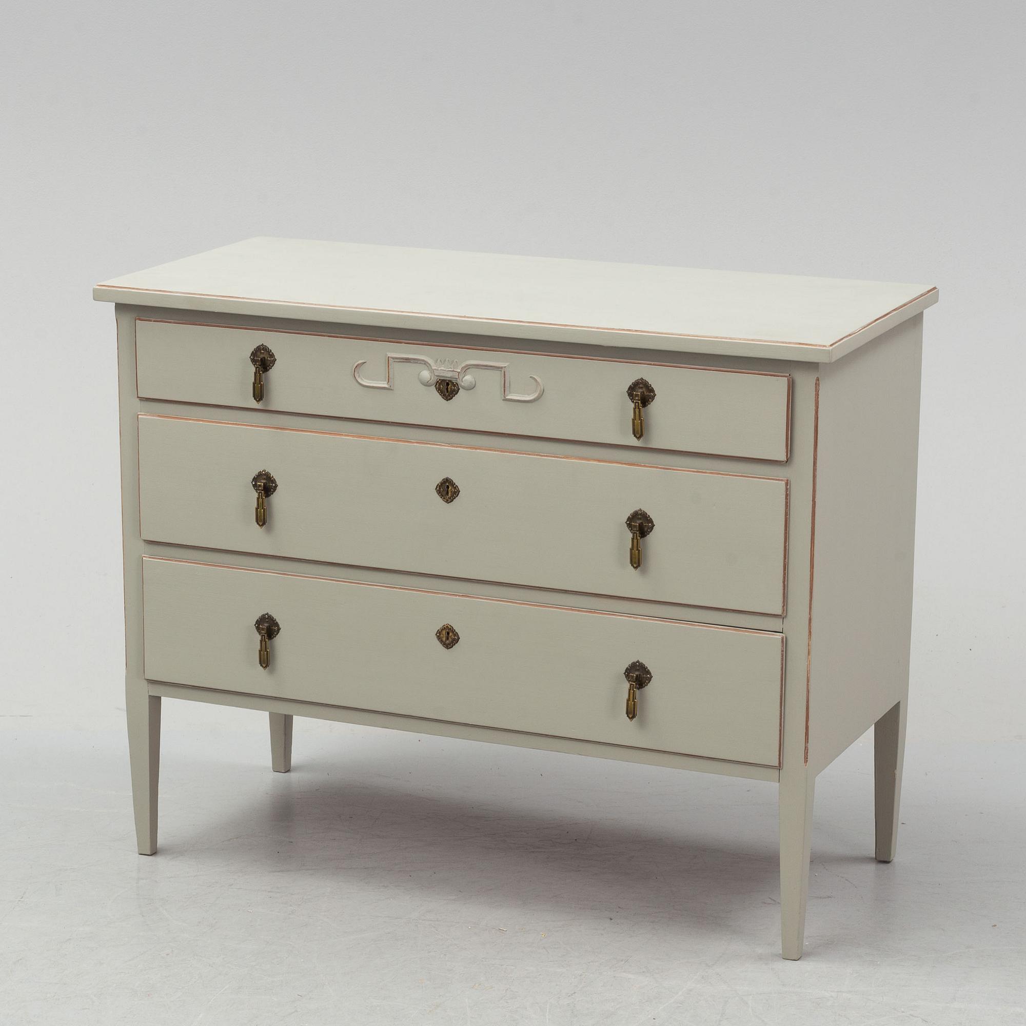 A painted chest of drawers, 1920's/30's.