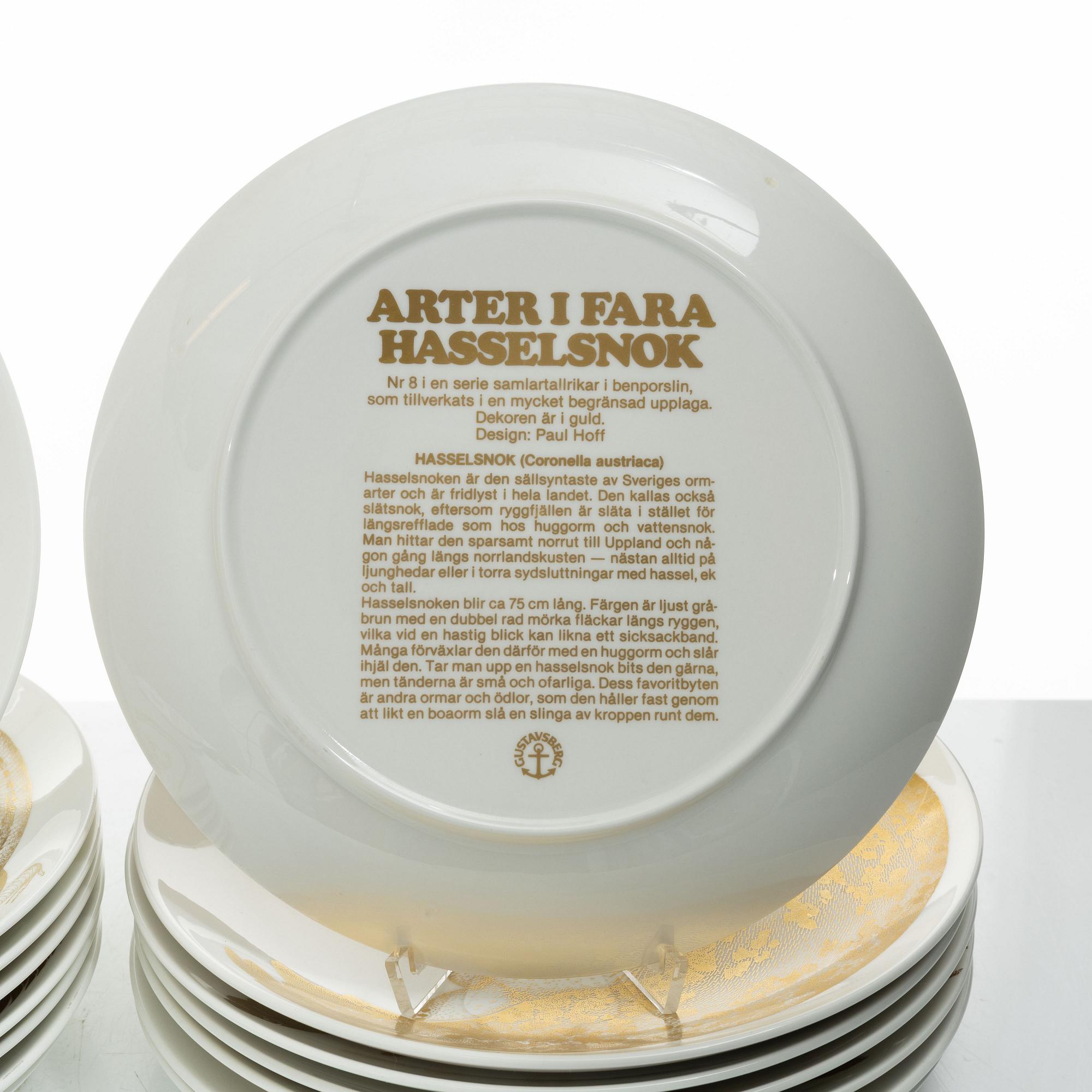 Paul Hoff, plates, 'Arter i fara', Gustavsberg (19 pieces).
