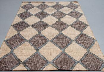 Matto, flat weave, ca 275 x 170 cm.