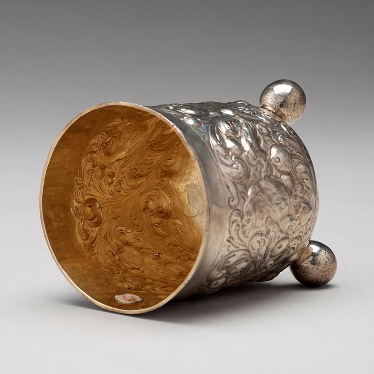 A German 17th century parcel-gilt silver braker, mark of Christoph Beer, Nûrnberg (1677-1701).