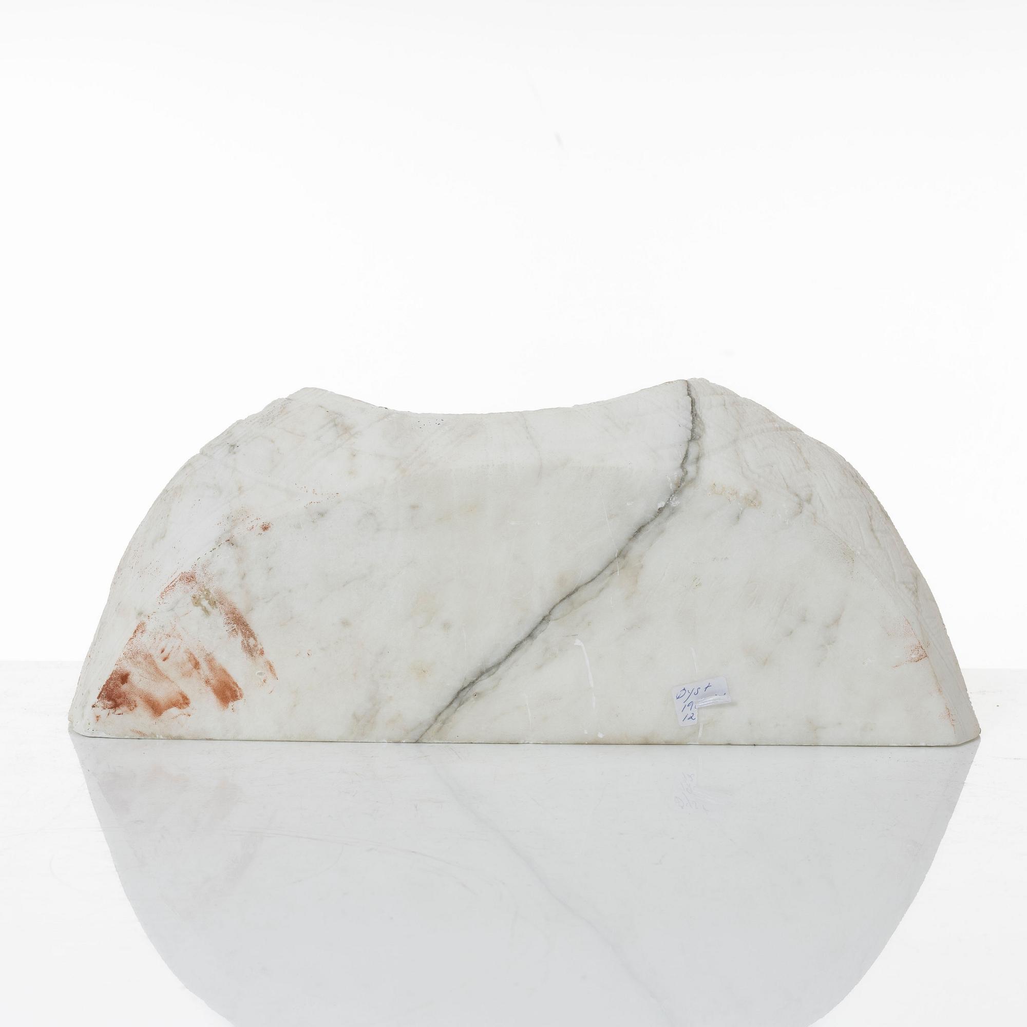 Antique-style bust, Carrara marble, 20th century.