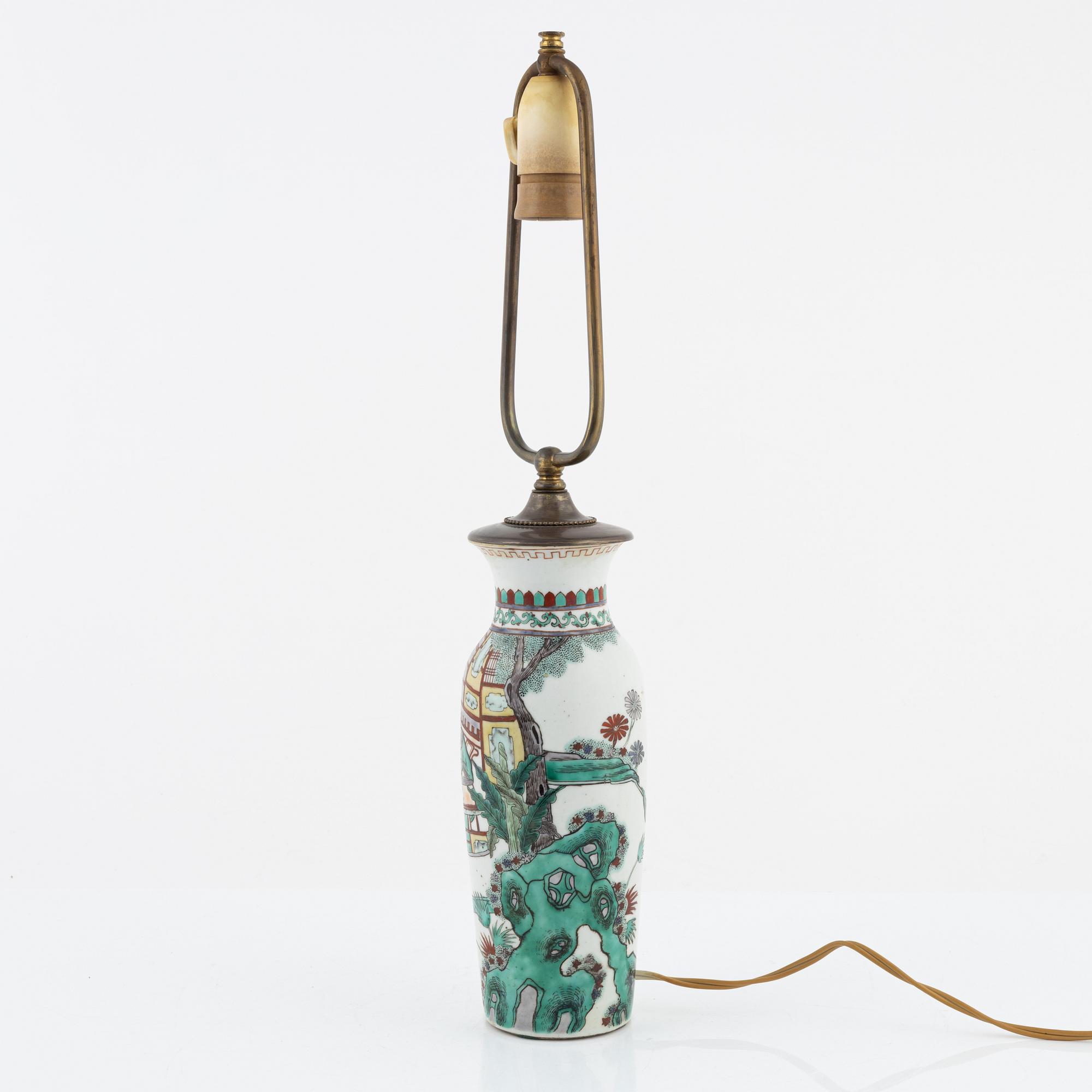 Vas/bordslampa, porslin. Qingdynastin, 1800-tal.