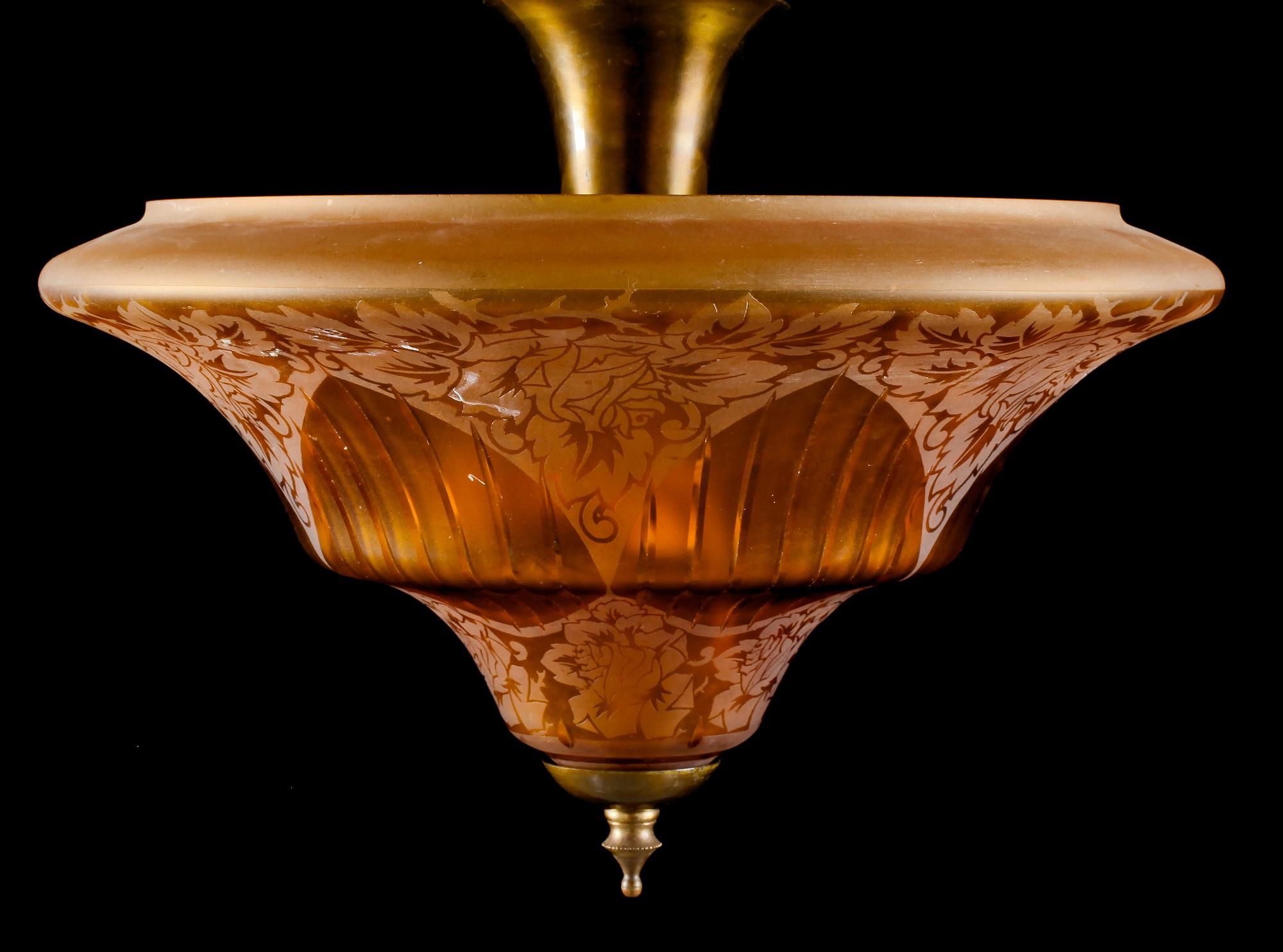 TAKLAMPA, 1900-talets andra kvartal. Höjd ca 28 cm.