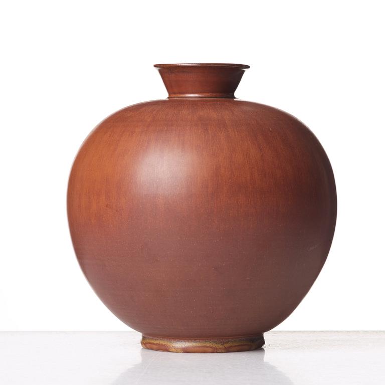 Erich & Ingrid Triller, a stoneware vase, Tobo, Uppland, Sweden.