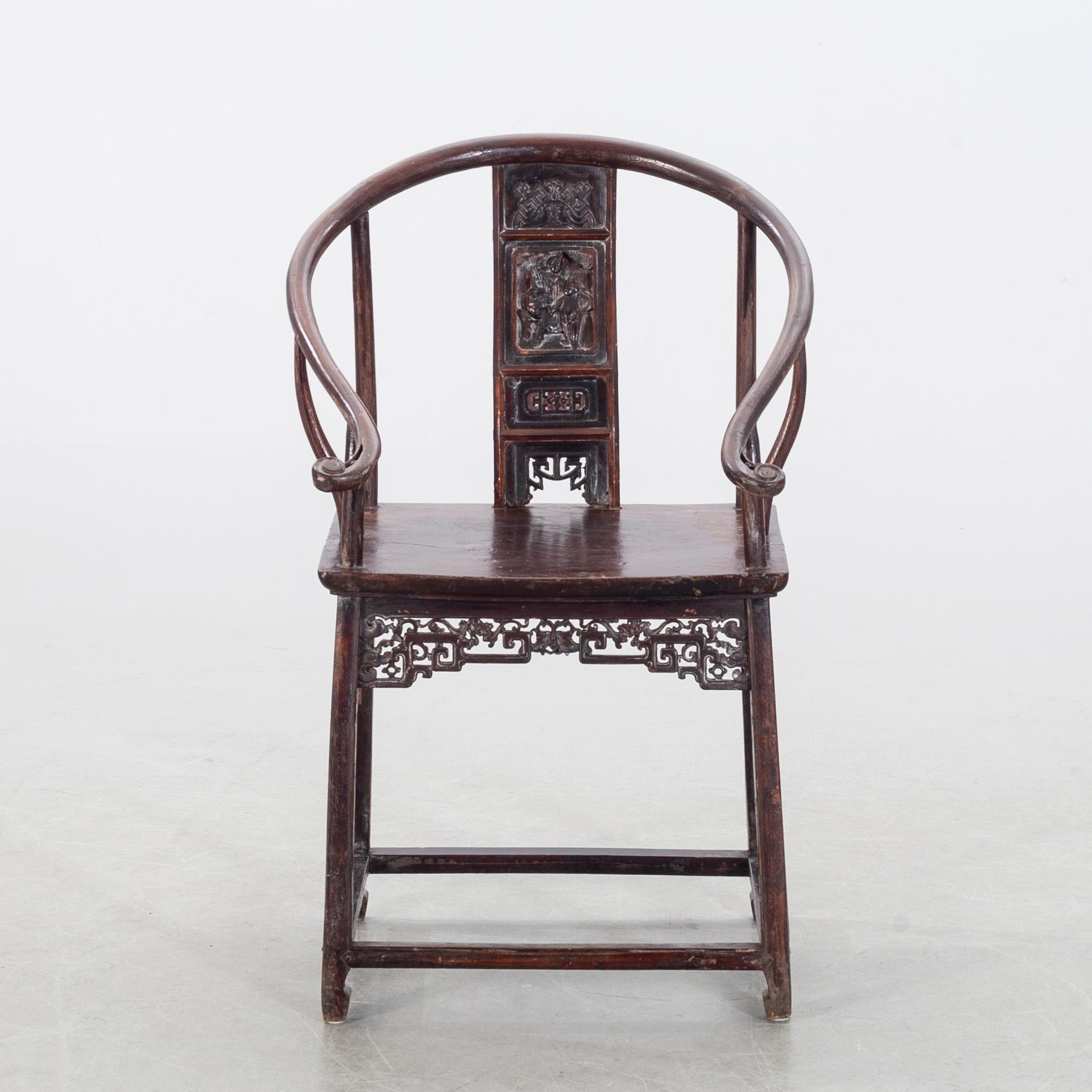A Chinese wooden chair last aprt of the 19th century.