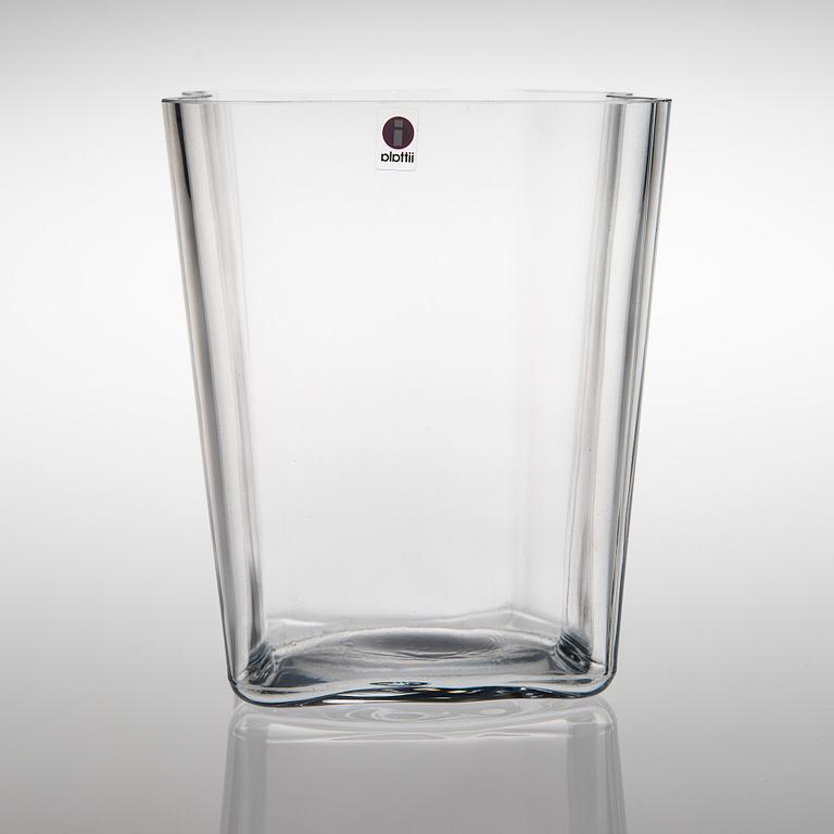 ALVAR AALTO, TAIDELASIA, 2 osaa, "Kukka", signeerattu Alvar Aalto, Iittala 2001.