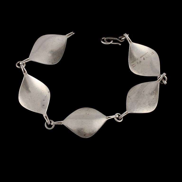 ARMLÄNK, sterlingsilver, Borgila, Stockholm, 1958. Vikt 14 g.