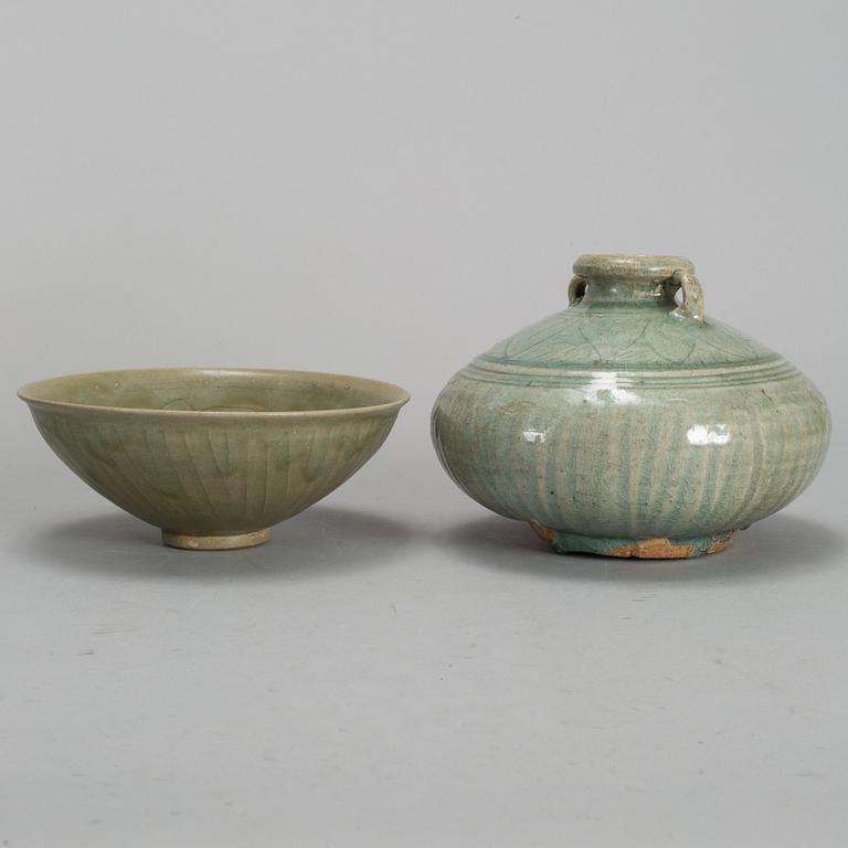 A celadon glazed vase and bowl, South East Asia, Sawankhalok, 16/17th Century.