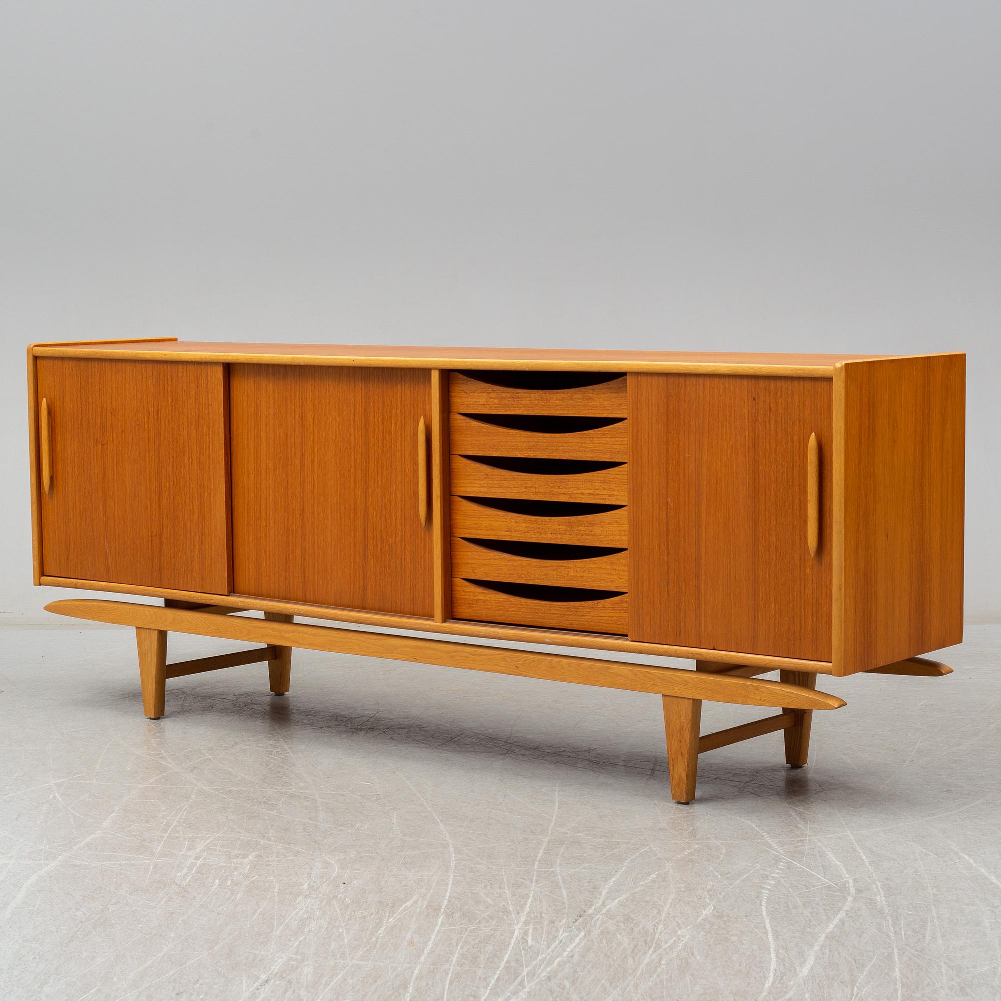 SIDEBOARD, Ajfa, Tibro, 1900-talets andra hälft.