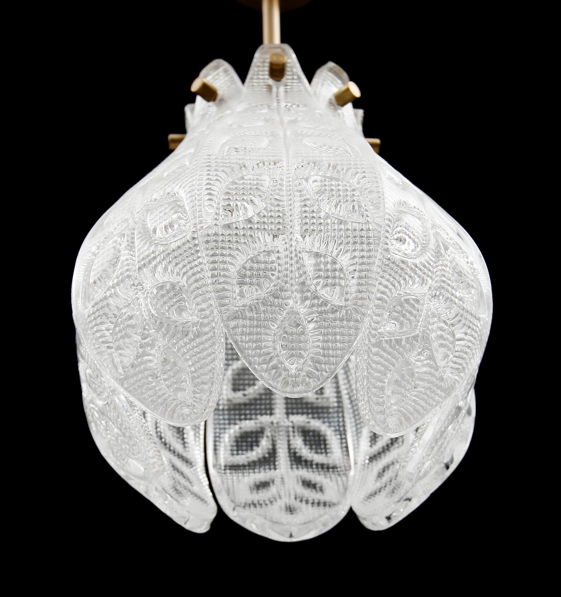 TAKLAMPA, glas, troligen Carl Fagerlund, Orrefors, 1900-talets andra hälft. Höjd 42 cm.
