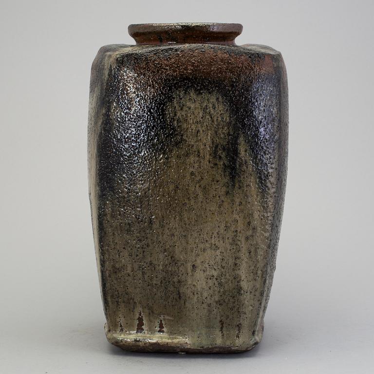 A monumental stoneware vase by Gutte Eriksen.